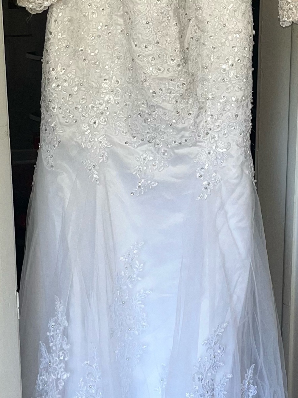 Breathtaking White Beaded Lace Wedding Dress - Beautiful - Picture 13 of 13